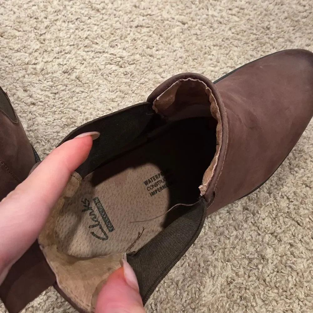 EUC Clark's Gobi Chelsea mocha,‎ waterproof suede ankle boots size 10